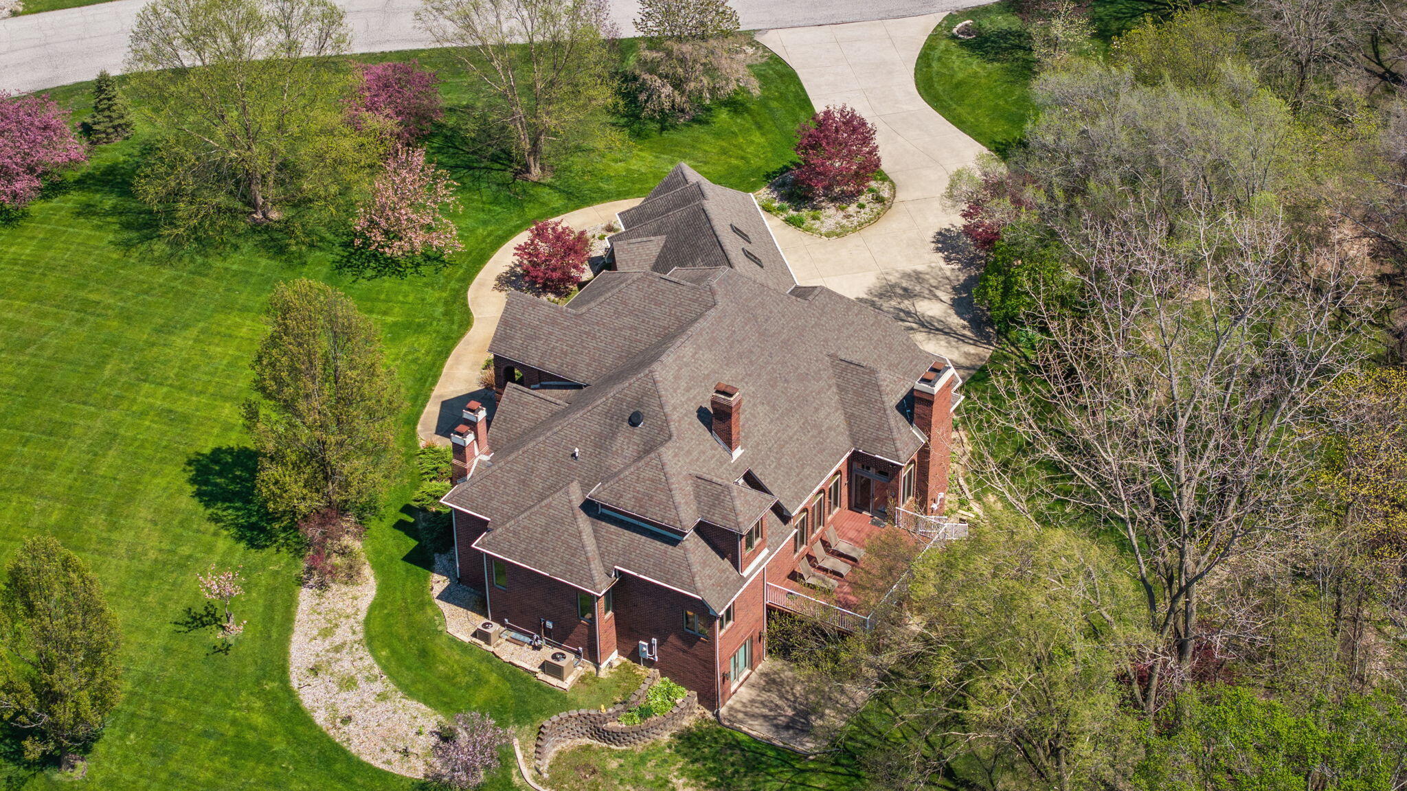 2 Timber Ridge Court Valparaiso, IN 46385 - Photo 6 of 61 2048x1152