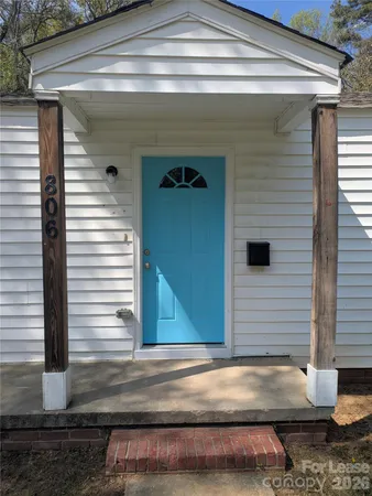 $1,600 | 806 North Woodland Drive, Lancaster, SC 29720