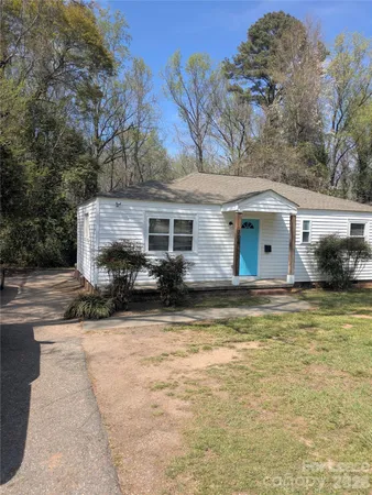 $1,600 | 806 North Woodland Drive, Lancaster, SC 29720