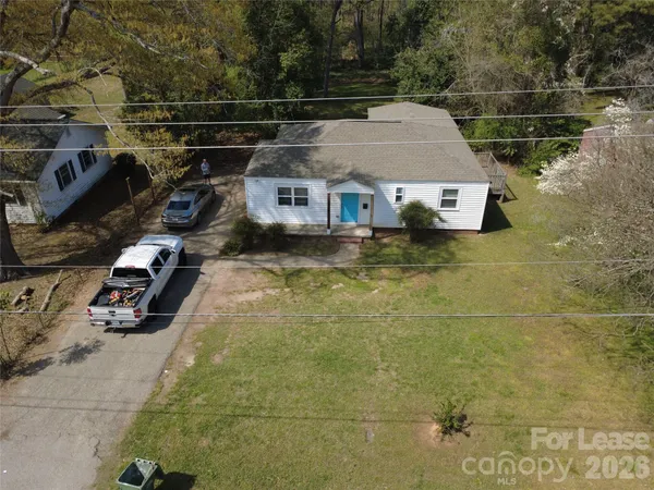 $1,600 | 806 North Woodland Drive, Lancaster, SC 29720