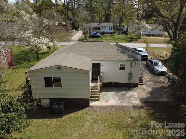 $1,600 | 806 North Woodland Drive, Lancaster, SC 29720