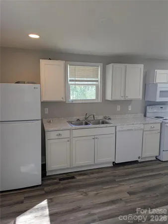 $1,600 | 806 North Woodland Drive, Lancaster, SC 29720