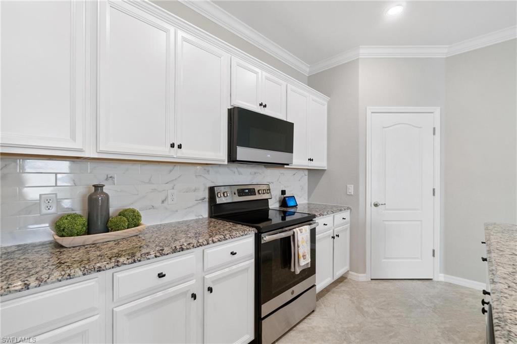 4224 Raffia Palm Circle Naples, FL 34119 - Photo 12 of 50 Gallery Image 12