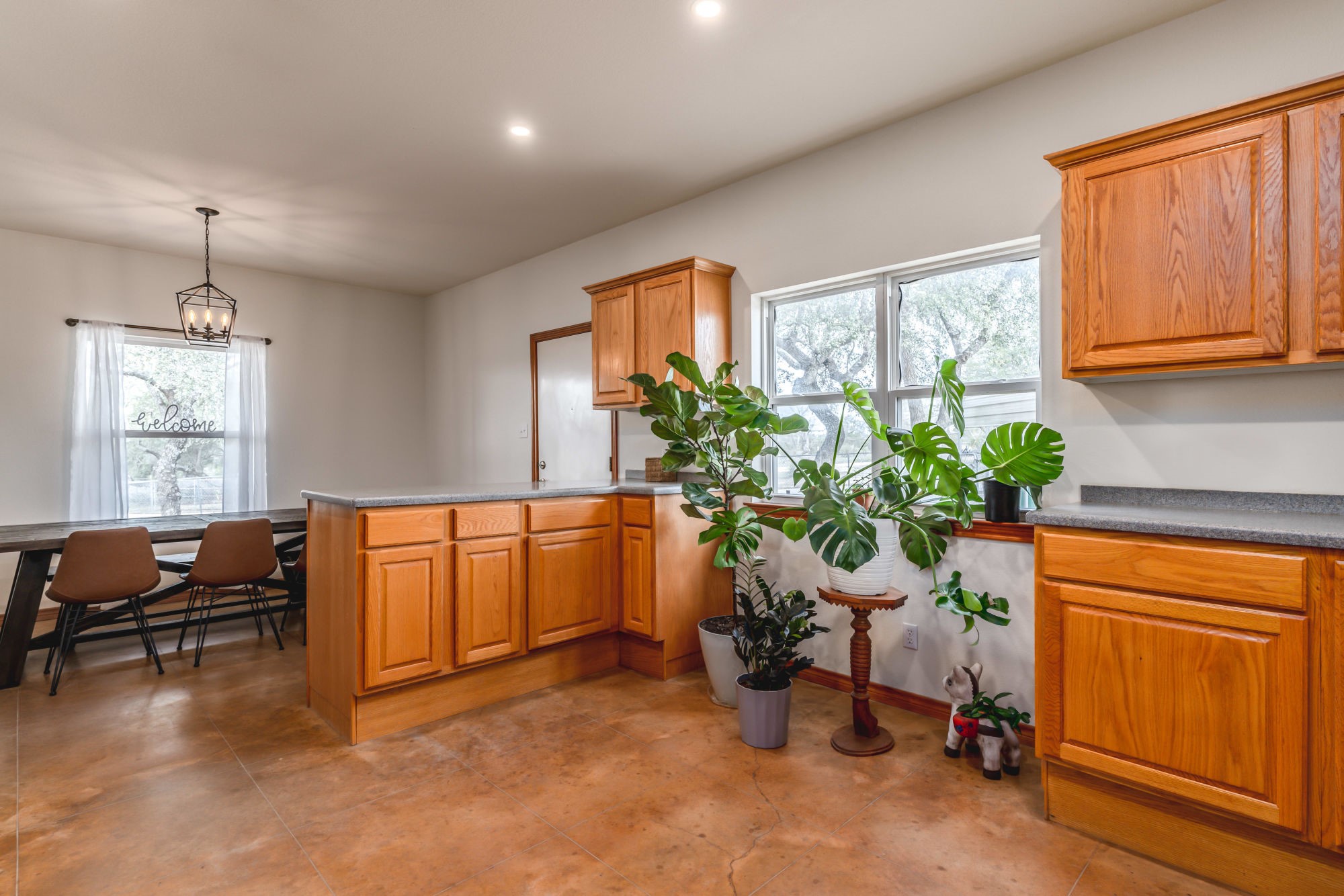 2551 Spring Valley Drive Dripping Springs, TX 78620 - Photo 10 of 28