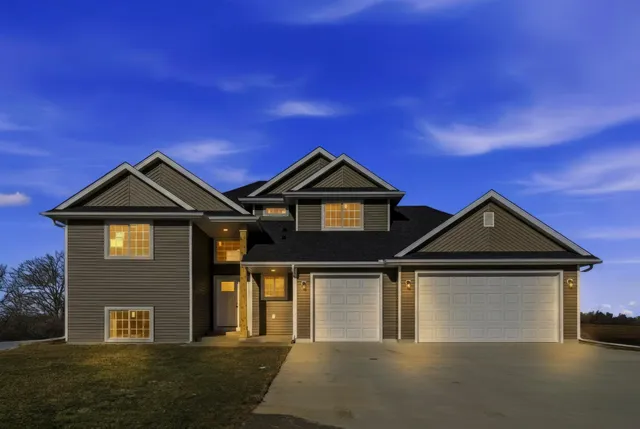 $559,000 | 1801 13th Avenue Northeast, Austin, MN 55912