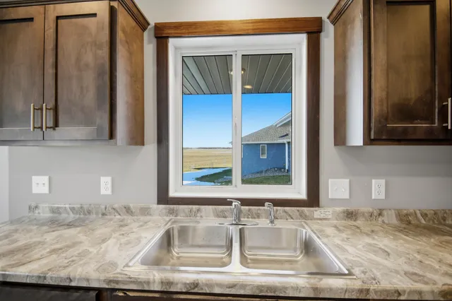 $559,000 | 1801 13th Avenue Northeast, Austin, MN 55912