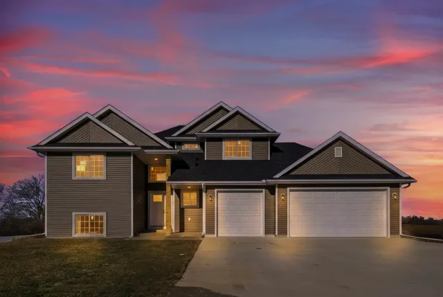 $559,000 | 1801 13th Avenue Northeast, Austin, MN 55912