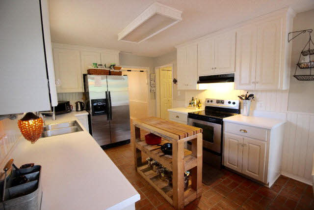 108 Avon Circle East Daphne, AL 36526 - Photo 14 of 46 Kitchen