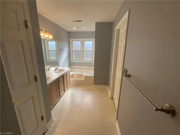 $1,895 | 5716 Spice Meadow Lane, Winston-Salem, NC 27106
