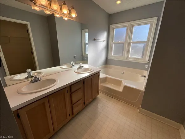 $1,895 | 5716 Spice Meadow Lane, Winston-Salem, NC 27106
