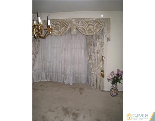 39 Poplar Road Piscataway, NJ 08854 - Photo 14 of 25 Gallery Image 14