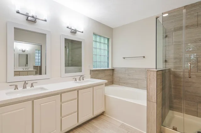 $450,000 | 76 South Piper Trace, The Woodlands, TX 77381