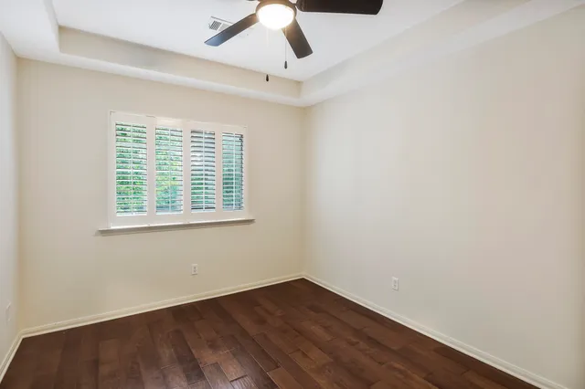 $450,000 | 76 South Piper Trace, The Woodlands, TX 77381