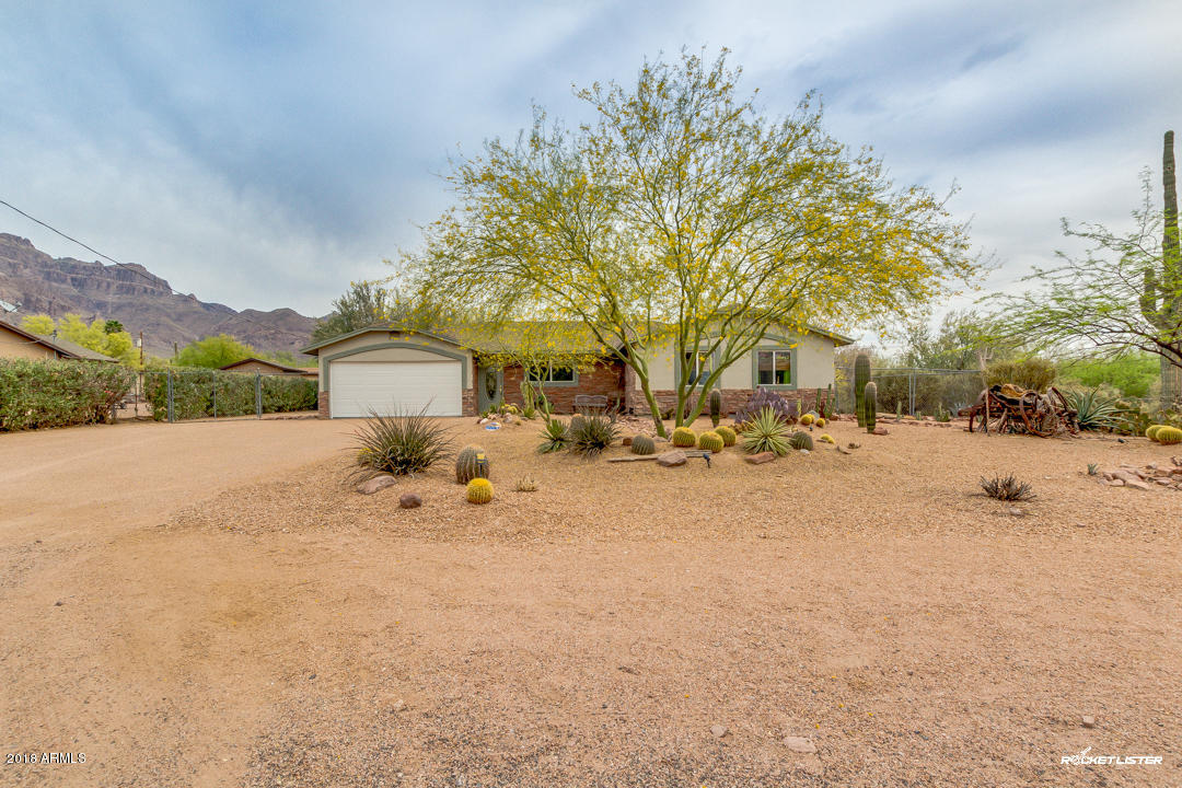 603 South Prospectors Road Apache Junction, AZ 85119 - Photo 1 of 34 01-Prospectors