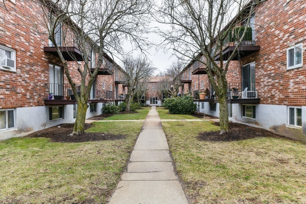 23 Westgate Road, Unit 4 Boston, MA 02467 - Photo 17 of 18