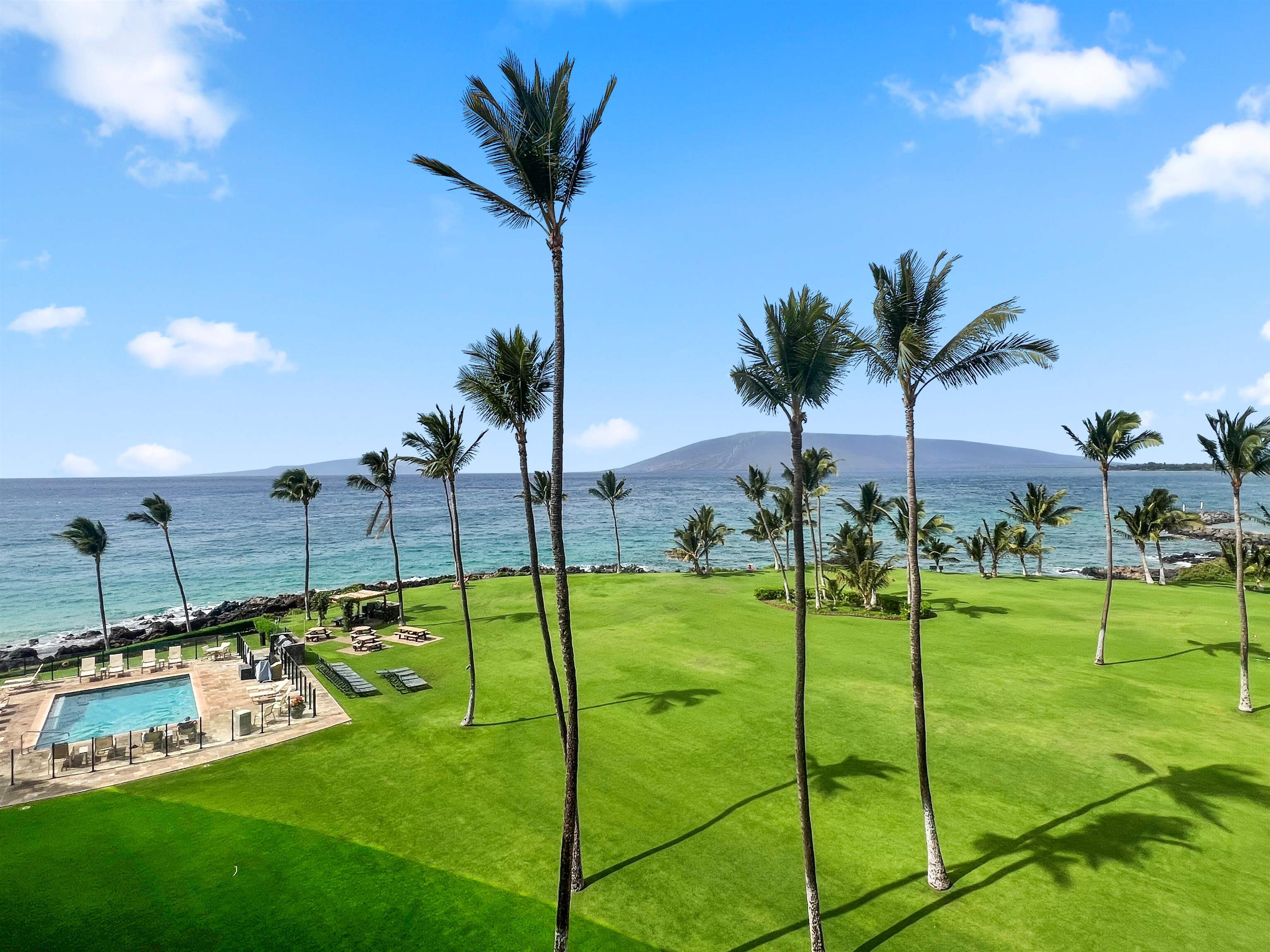 2936 South Kihei Road, Unit 512 Kihei, HI 96753 - Photo 6 of 20 a view of a garden with a slide