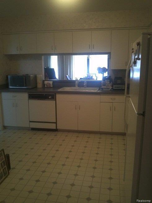 KITCHEN 2.jpg