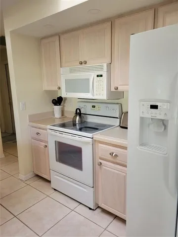 $3,300 | 9400 New Martinsville Avenue, Englewood, FL 34224