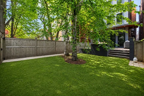 $2,500,000 | 2901 North Burling Street, Chicago, IL 60657