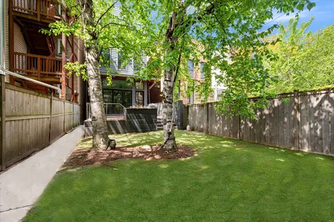 $2,500,000 | 2901 North Burling Street, Chicago, IL 60657