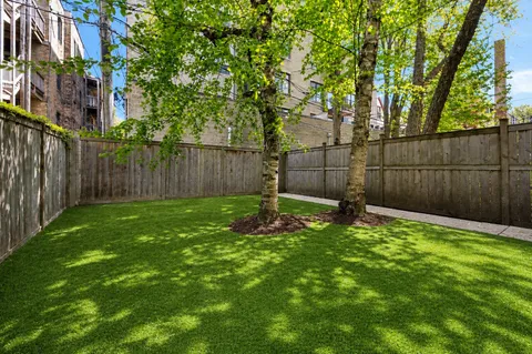$2,500,000 | 2901 North Burling Street, Chicago, IL 60657