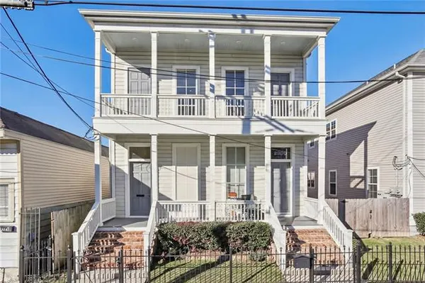 $3,500 | 2328 Valence Street, Unit UPPR, New Orleans, LA 70115