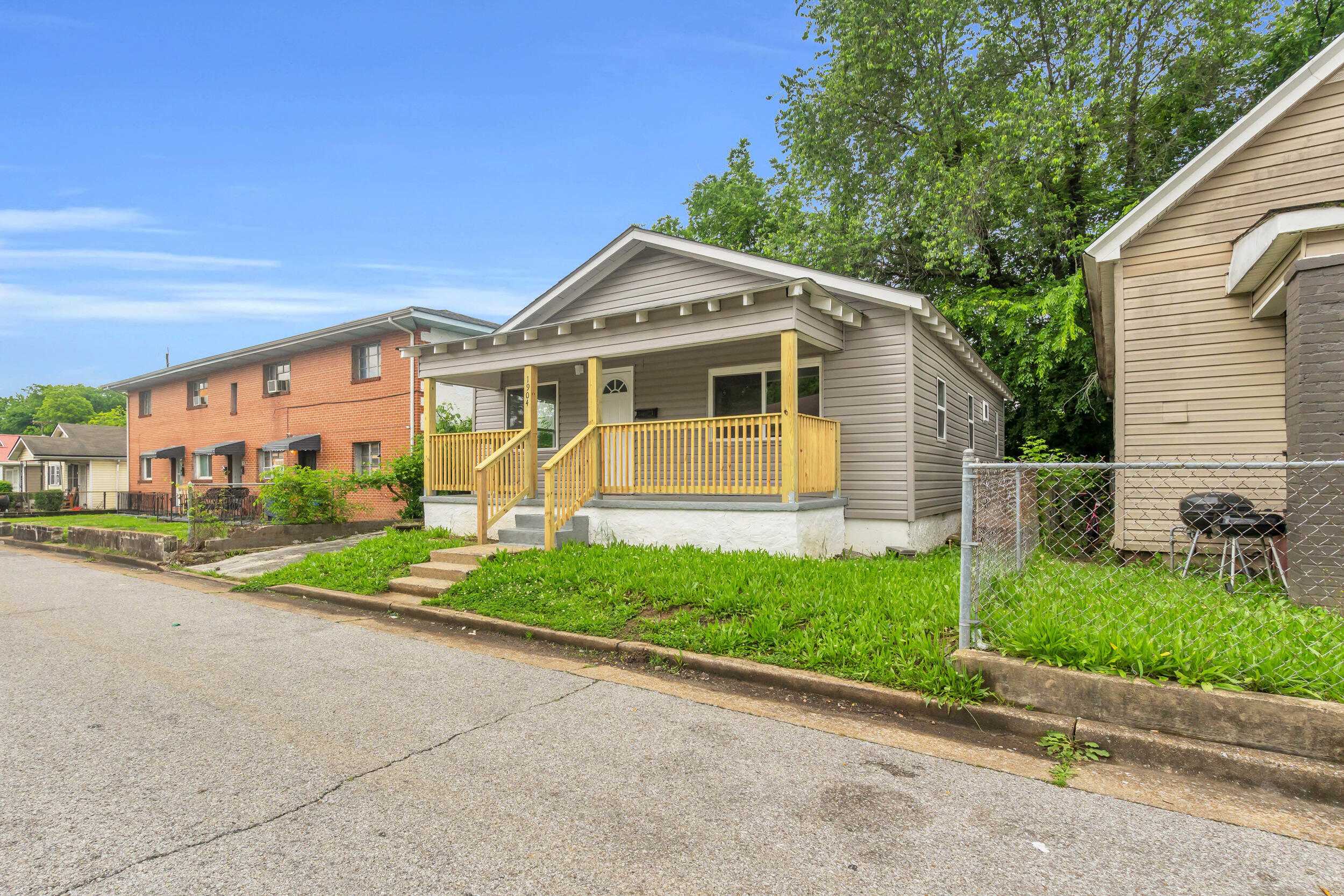 1904 Sharp Street Chattanooga, TN 37404 - Photo 2 of 20 2_1904 sharp st-2