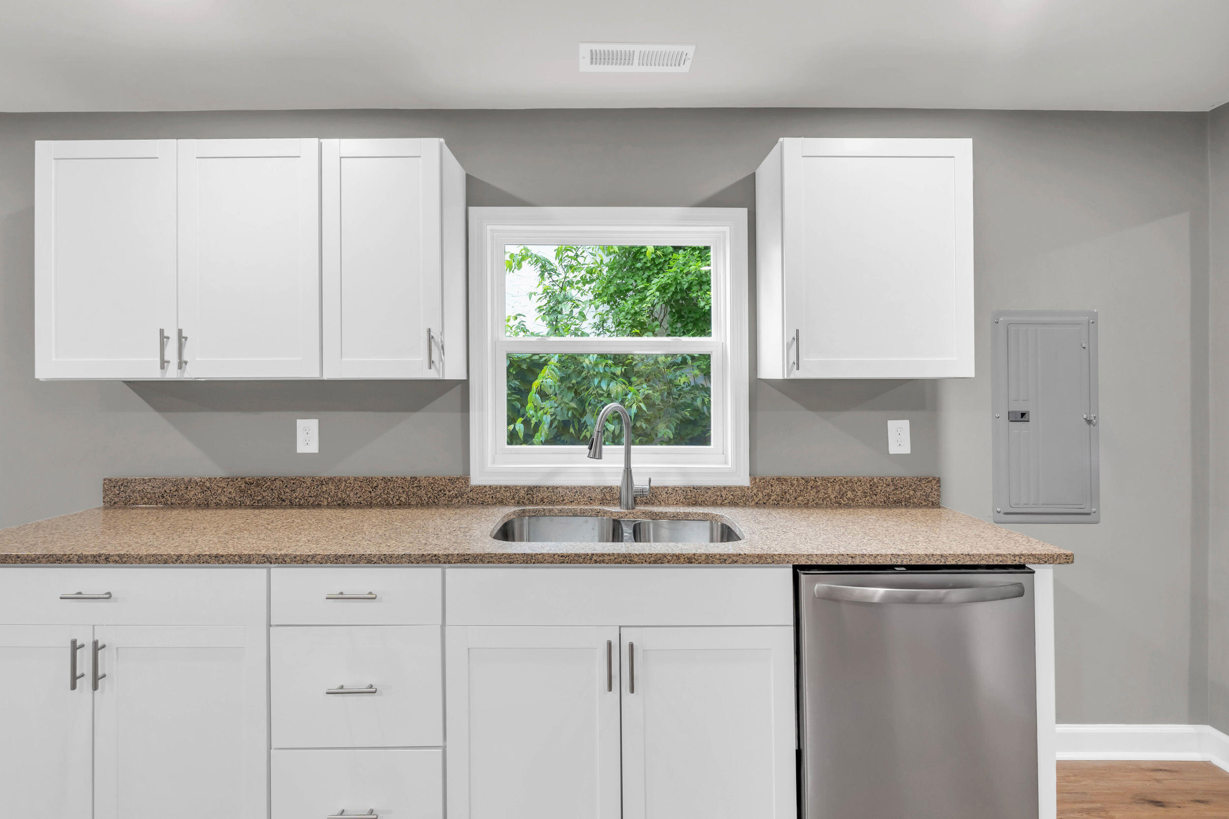 1904 Sharp Street Chattanooga, TN 37404 - Photo 7 of 20 7_1904 sharp st-9