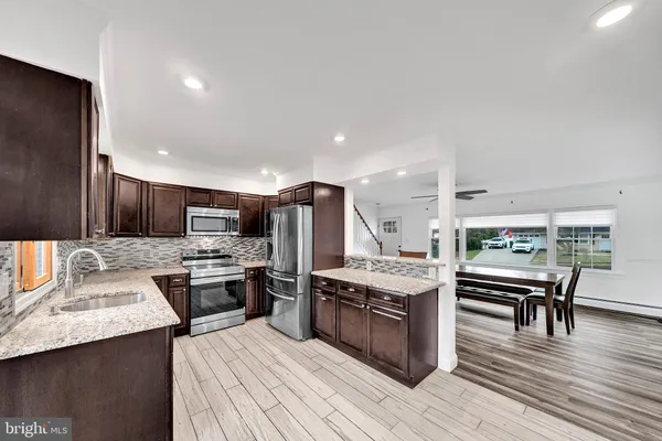 $465,000 | 6 Unity Turn, Levittown, PA 19056