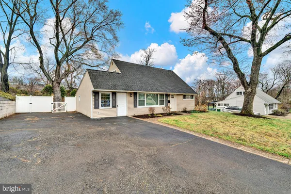 $465,000 | 6 Unity Turn, Levittown, PA 19056