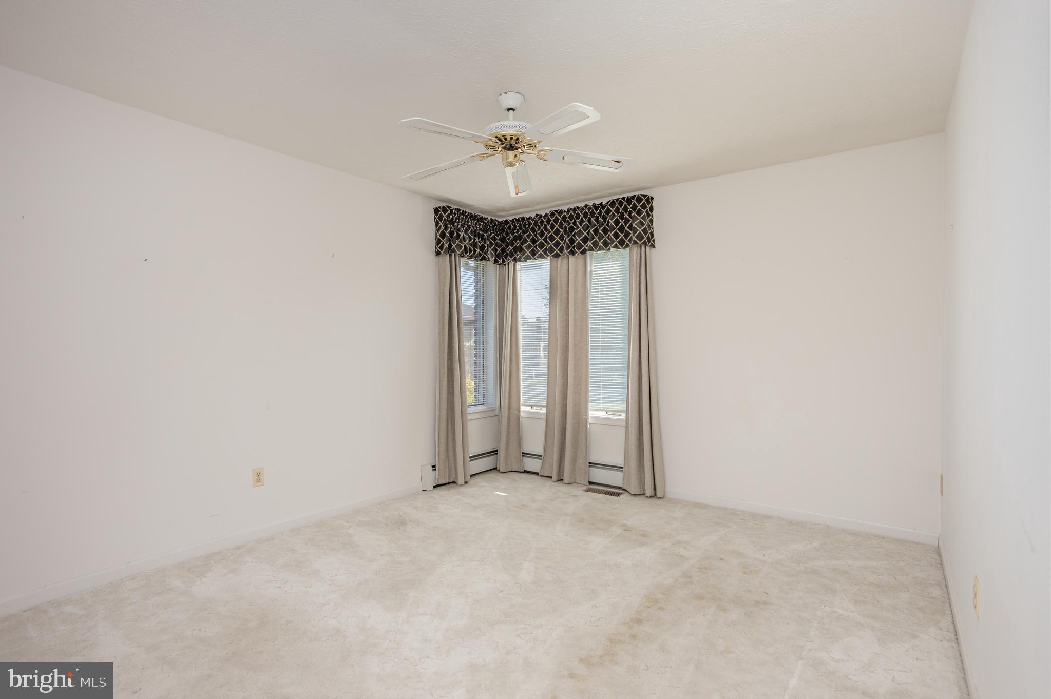7252 Meadow Lane Baltimore, MD 21222 - Photo 25 of 80 an empty room