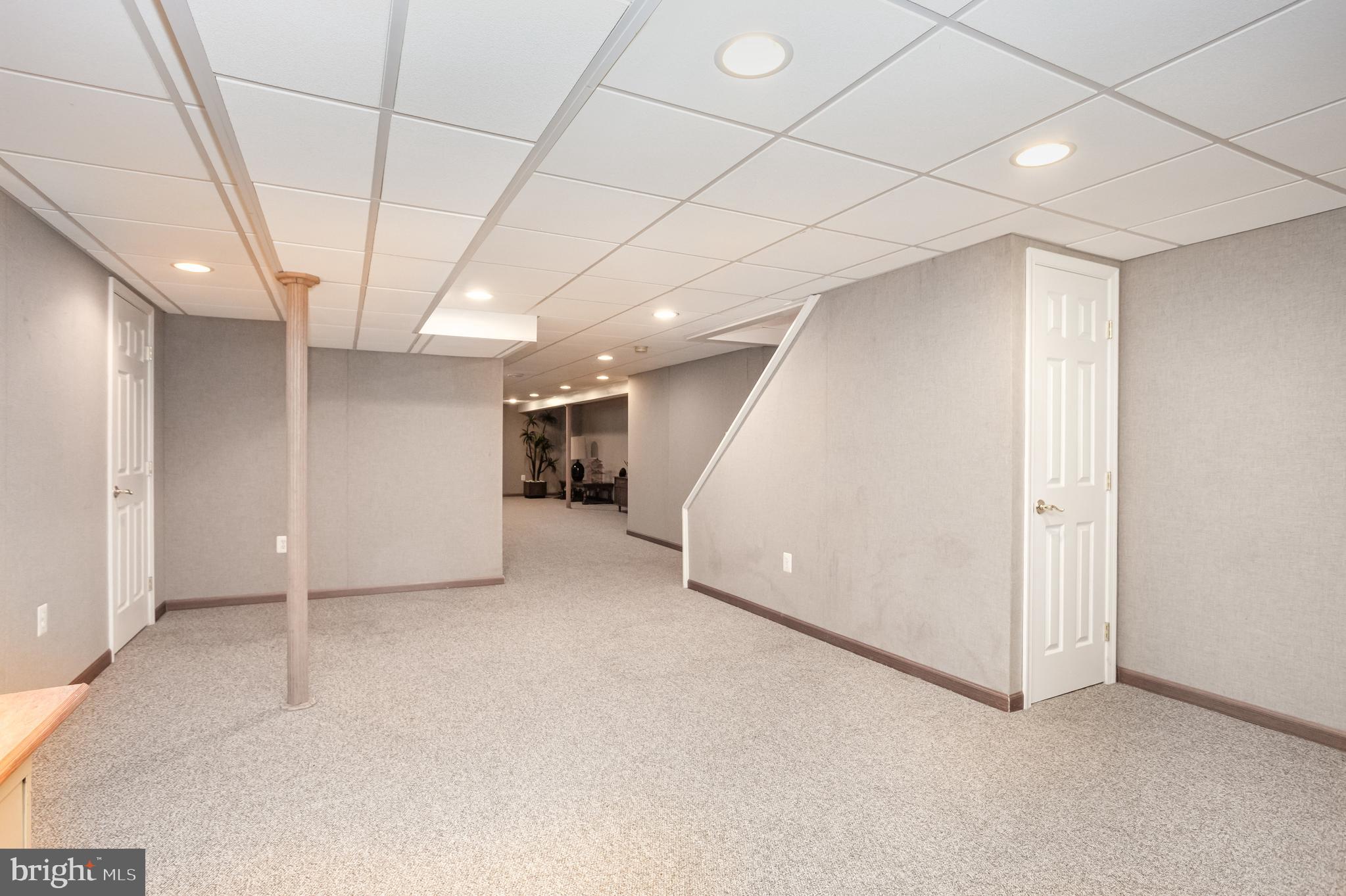7252 Meadow Lane Baltimore, MD 21222 - Photo 28 of 80 a view of a livingroom with a ceiling fan