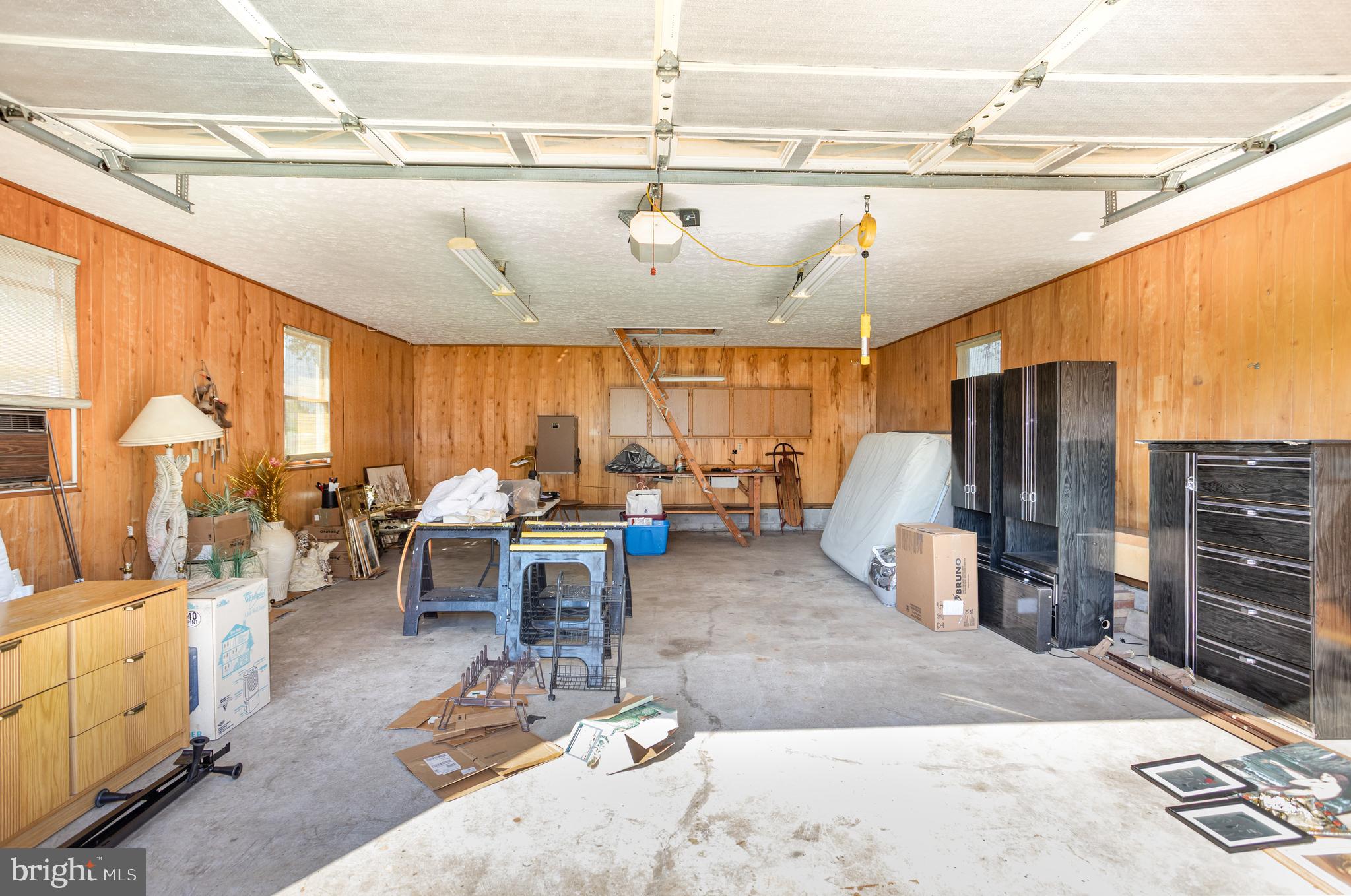 7252 Meadow Lane Baltimore, MD 21222 - Photo 32 of 80 HUGE detached garage perfect for working on cars!