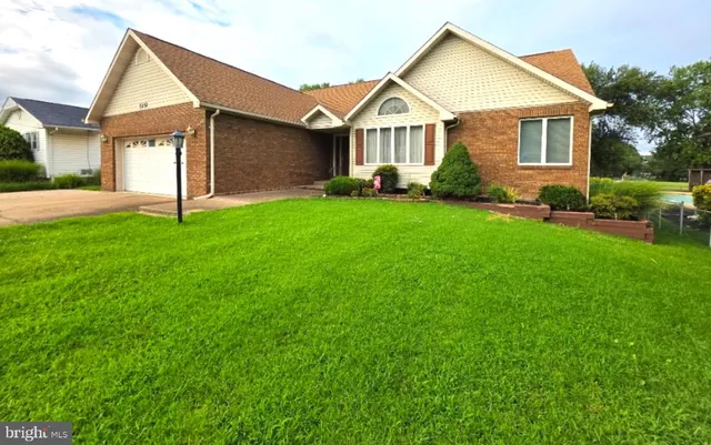 a view of a livingroom with a fireplace