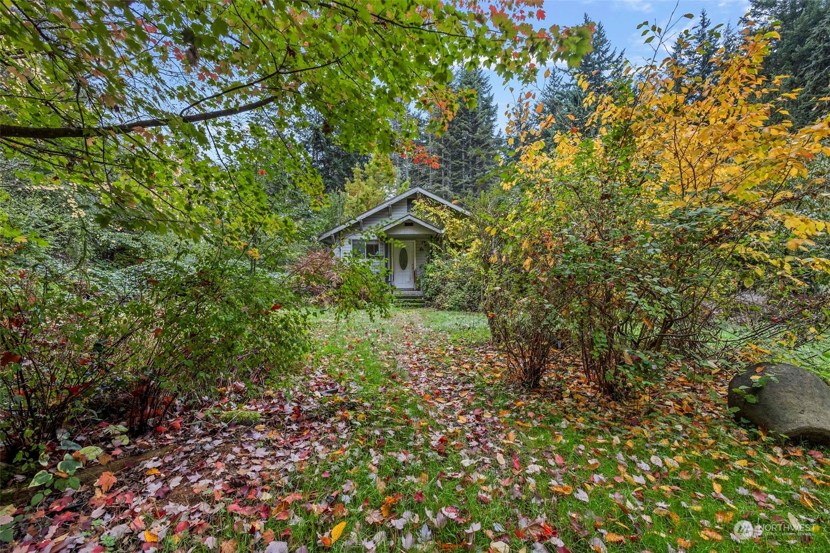 7170 Cultus Bay Road Clinton, WA 98236 - Photo 5 of 22 Gallery Image 5