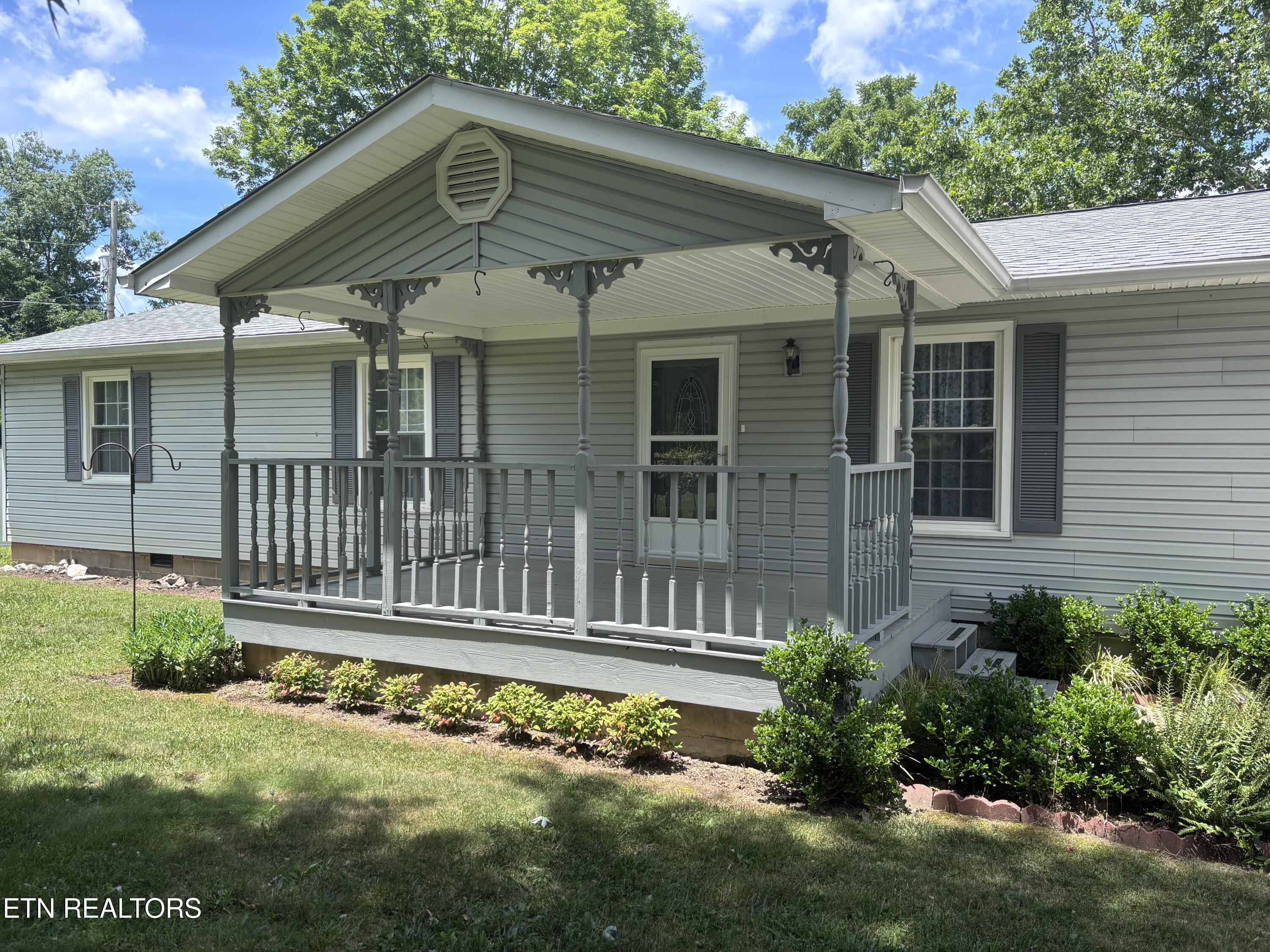 1567 Little Sycamore Road Tazewell, TN 37879 - Photo 2 of 33 IMG_2227