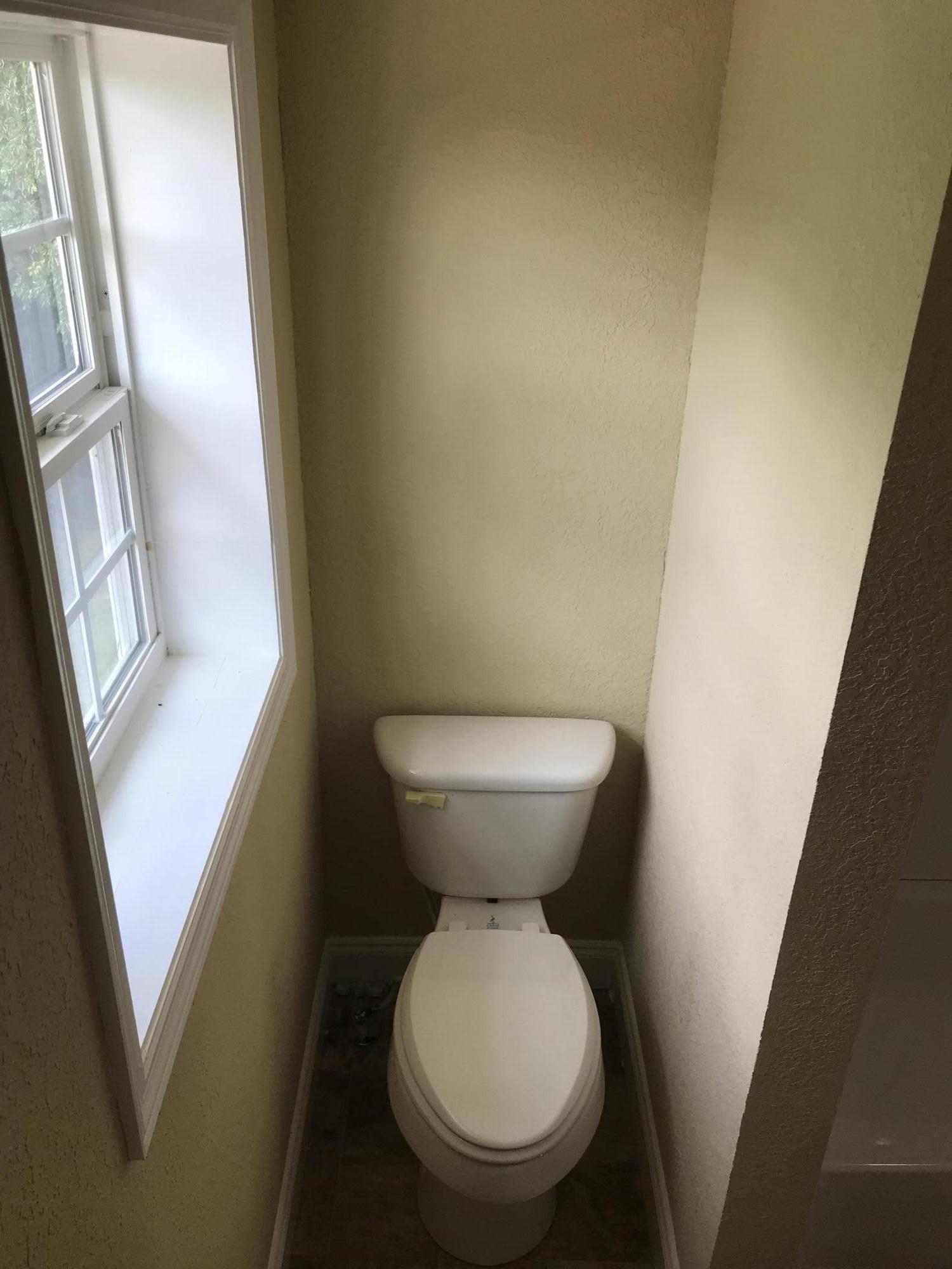 9112 Vonore Road Loudon, TN 37774 - Photo 14 of 23 Bathroom Full