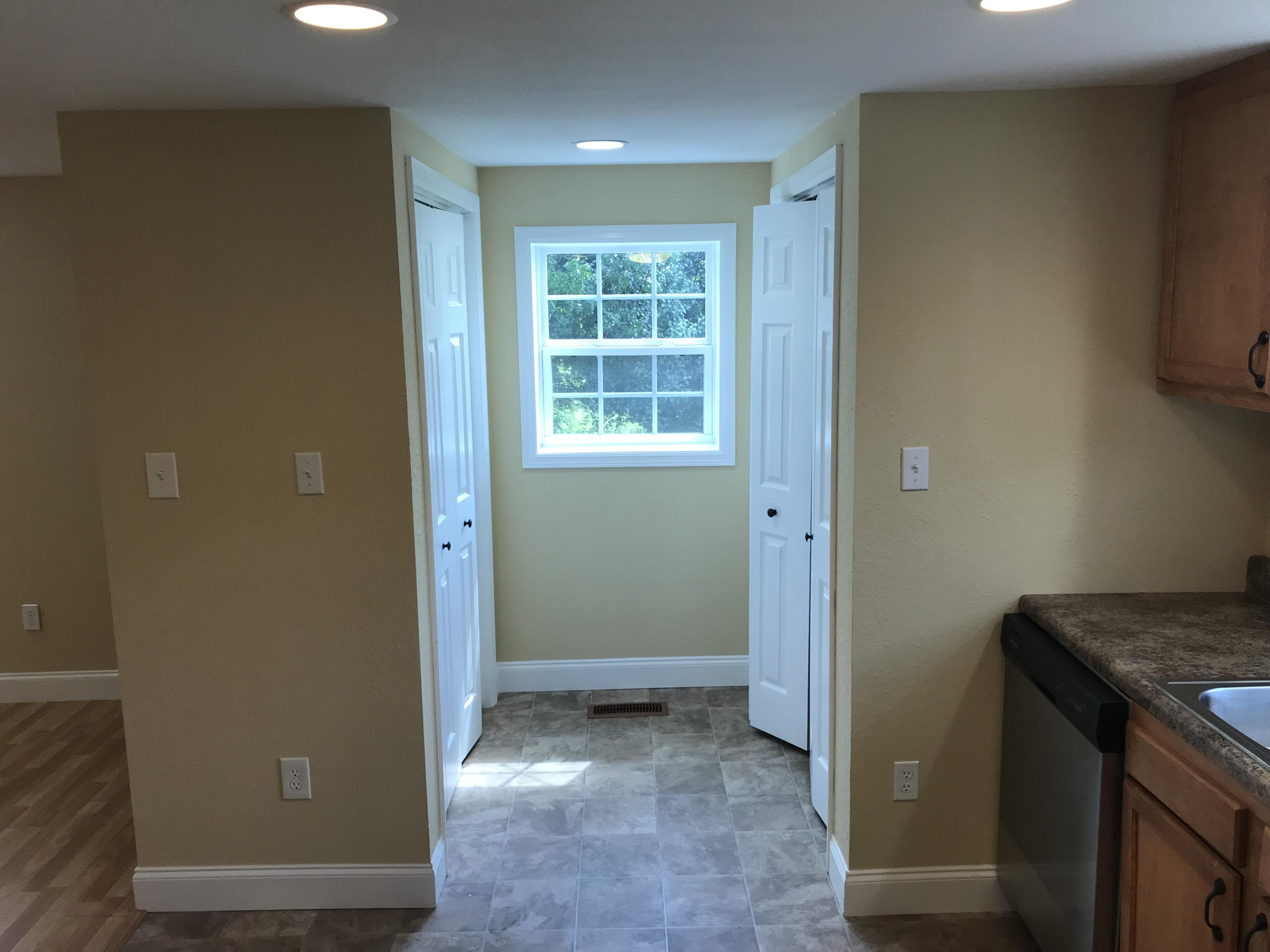 9112 Vonore Road Loudon, TN 37774 - Photo 6 of 23 Laundry