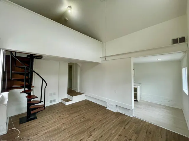 $1,250 | 4 Elm Avenue, Unit 3/4, Norwich, CT 06360