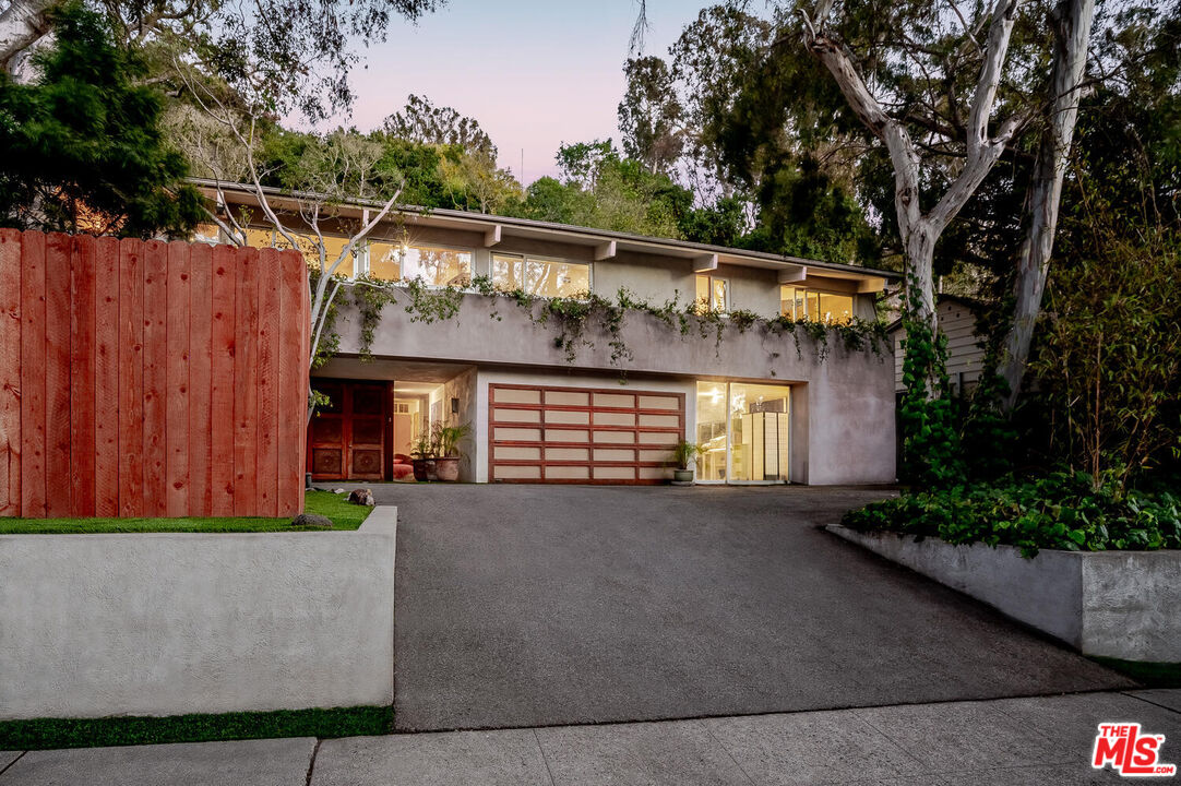 574 Latimer Road Santa Monica, CA 90402 - Photo 1 of 2 a view of a house with a street