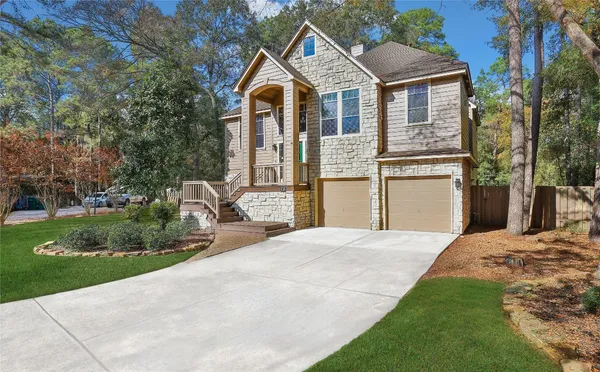 $645,000 | 33 Mistyhaven Place, The Woodlands, TX 77381