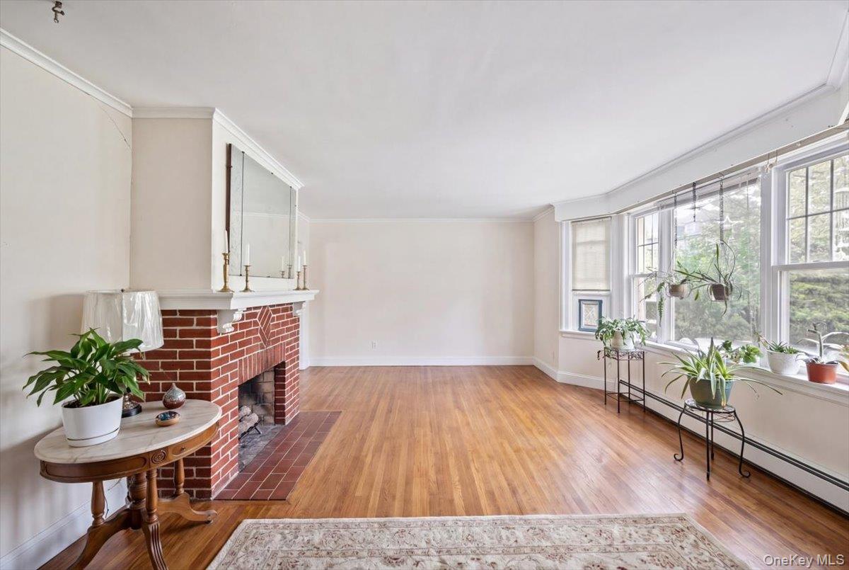 27 Faneuil Place New Rochelle, NY 10801 - Photo 4 of 34