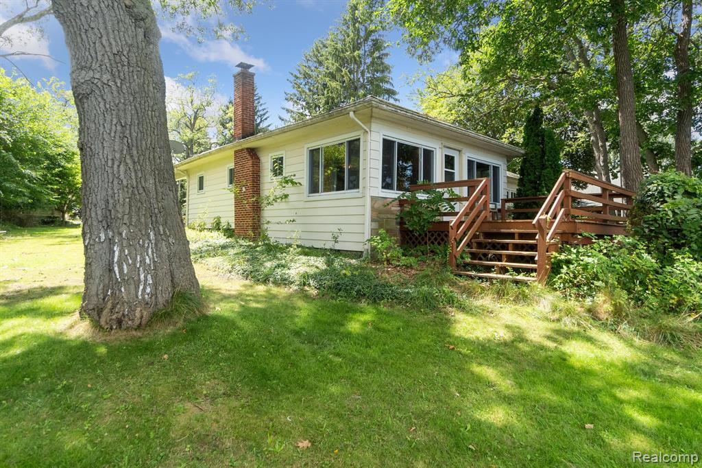 2296 Grove Park Road Fenton, MI 48430 - Photo 26 of 49