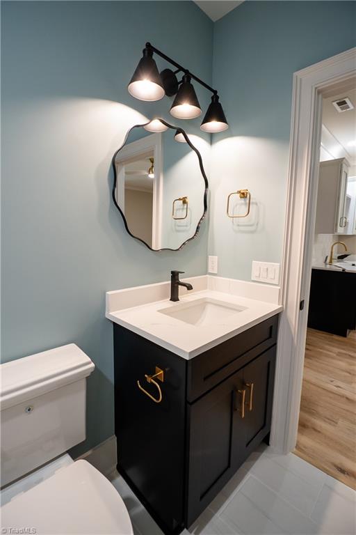 2844 St Giles Court High Point, NC 27262 - Photo 35 of 44 Upstairs Full Bath