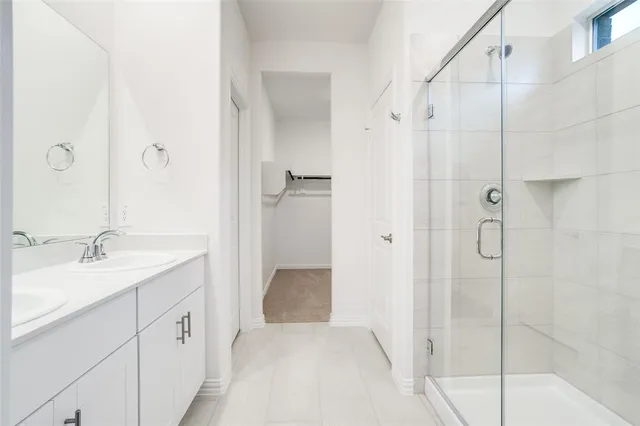 a view of an entrance of the house