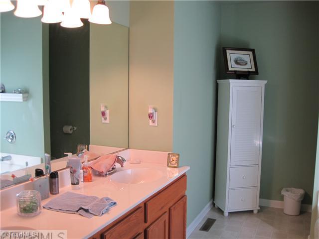 2211 North Oak Ridge Church Road Boonville, NC 27011 - Photo 13 of 16 Master Bath/Spa.