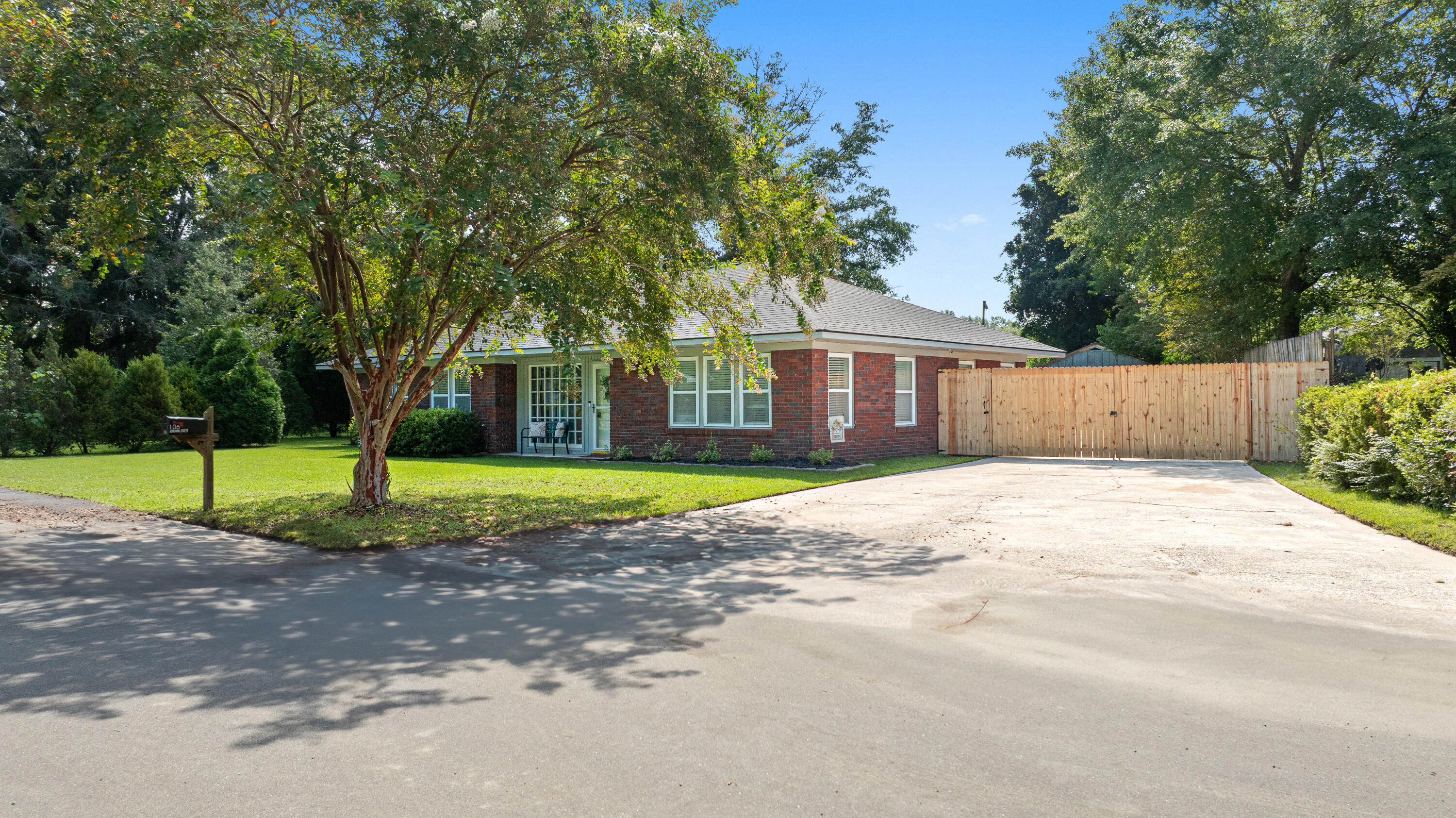 106 Goodwin Street Moncks Corner, SC 29461 - Photo 3 of 34 106GoodwinSt.NicoleBurbagePhoto-4