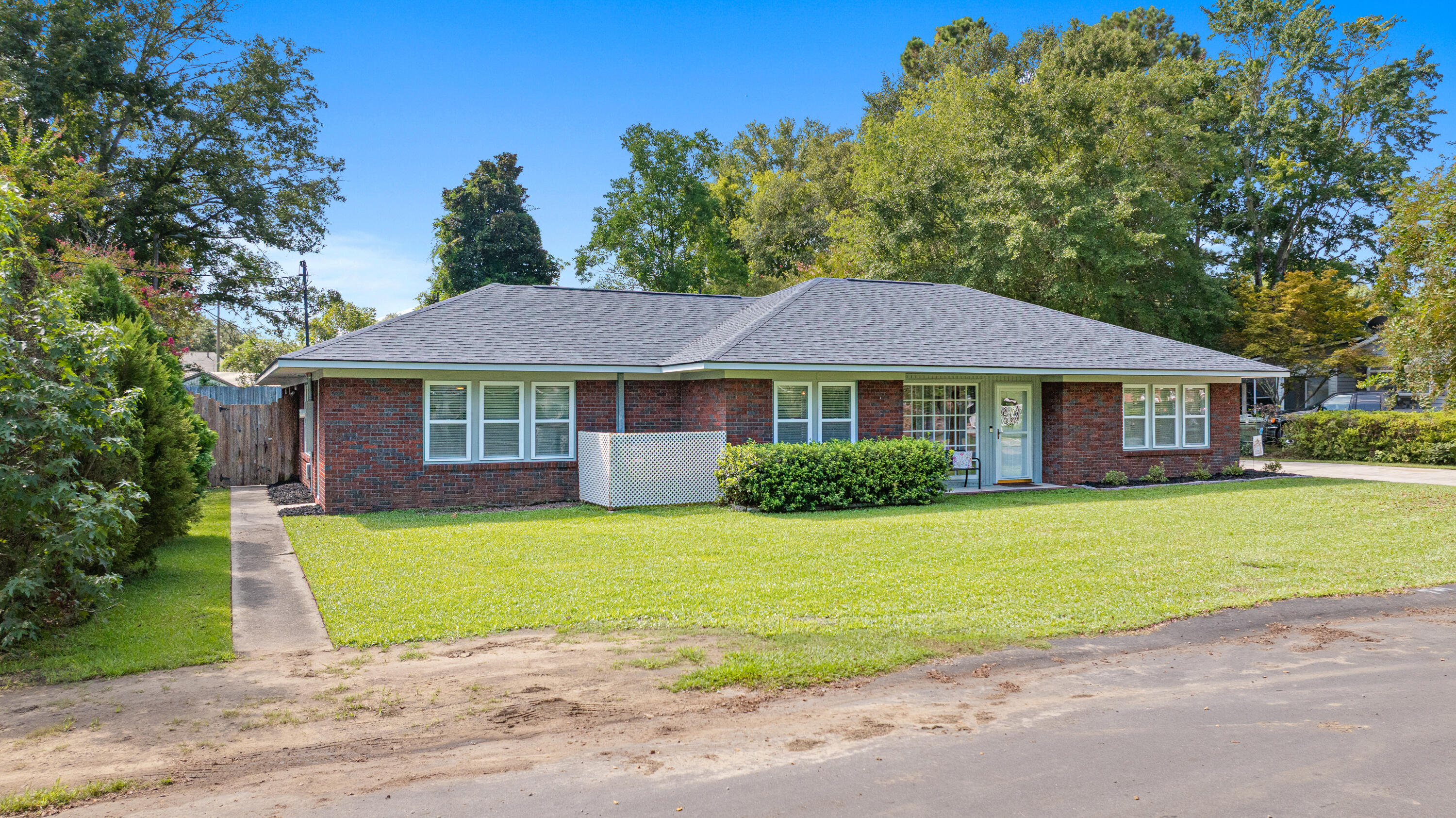 106 Goodwin Street Moncks Corner, SC 29461 - Photo 4 of 34 106GoodwinSt.NicoleBurbagePhoto-3