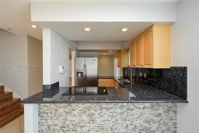 $4,500 | Lauderdale-by-the-Sea, Lauderdale-by-the-Sea, FL 33308