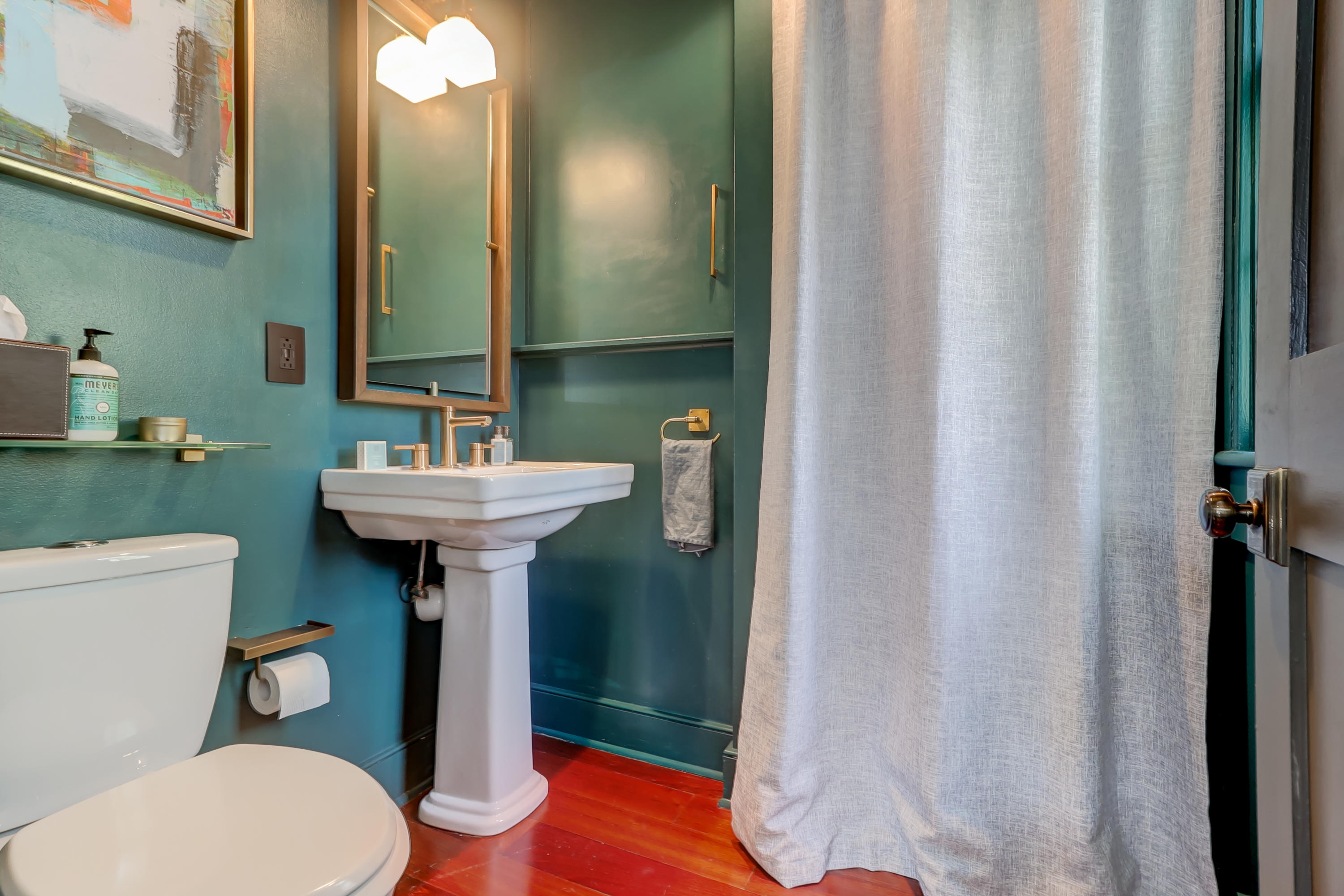 10 Rutledge Avenue, Unit C Charleston, SC 29401 - Photo 7 of 17 Main Floor Bath